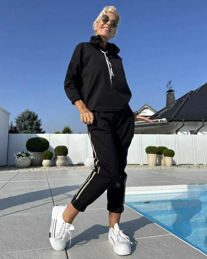 Olyra Hoodies