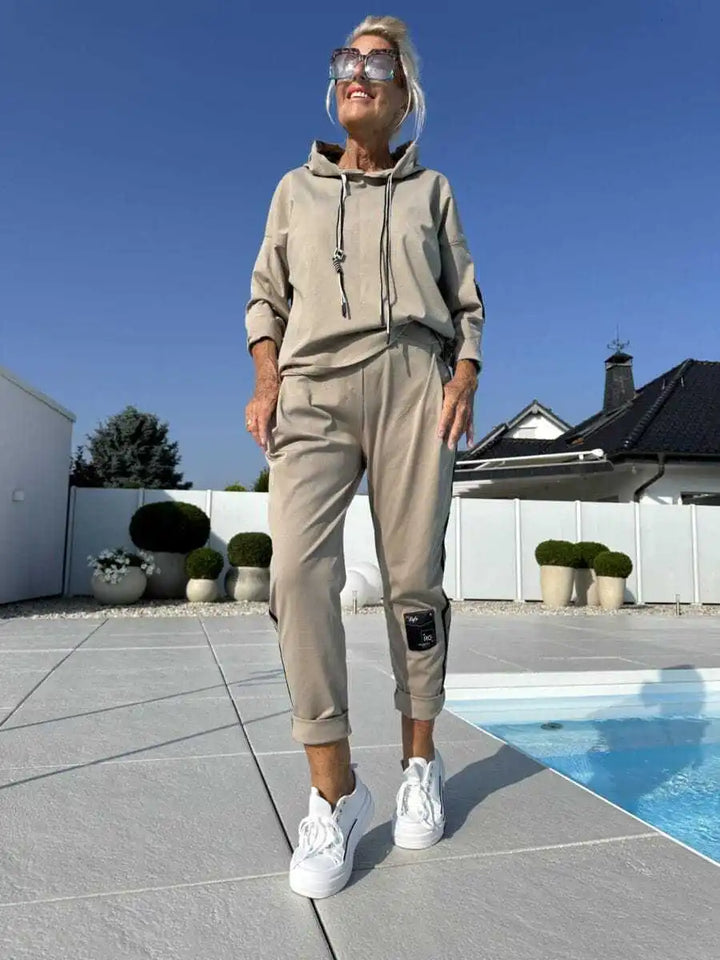 Olyra Hoodies