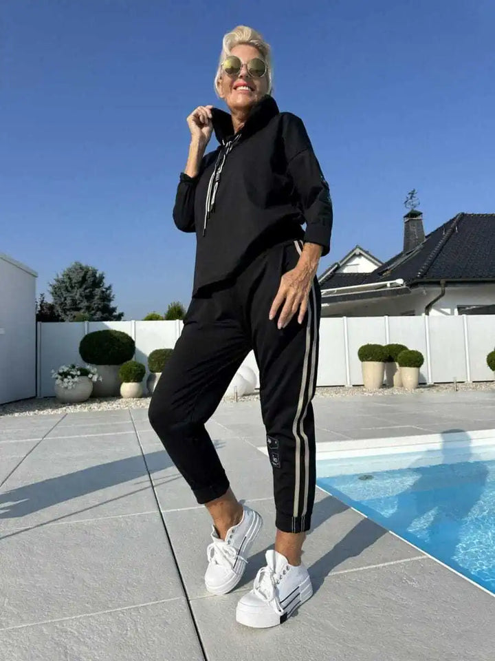 Olyra Hoodies